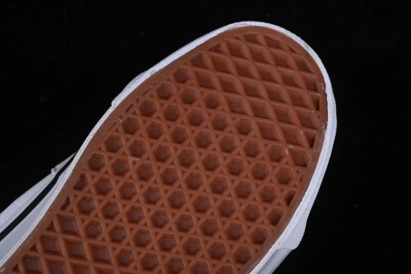 All categories Vans Vans series Vans Mid Vans China HommeGirls x Vans Sk8-Mid fashionable and versatile mid-top casual vulcanized sneakers VN000NBN2VZ